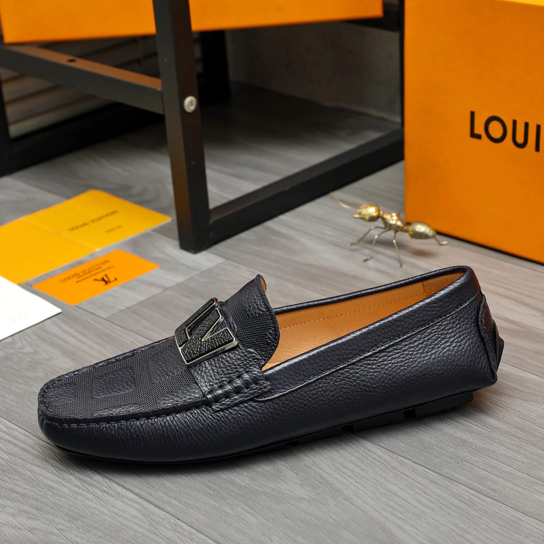 Men's shoes 💰380 Product trademark: LV "Louis Vuitton" casual slip-on shoes Regular size: 38-45 (45 is custom-made and non-returnable) Product material: Selected pebbled embossed cowhide upper, pigskin lining, rubber outsole